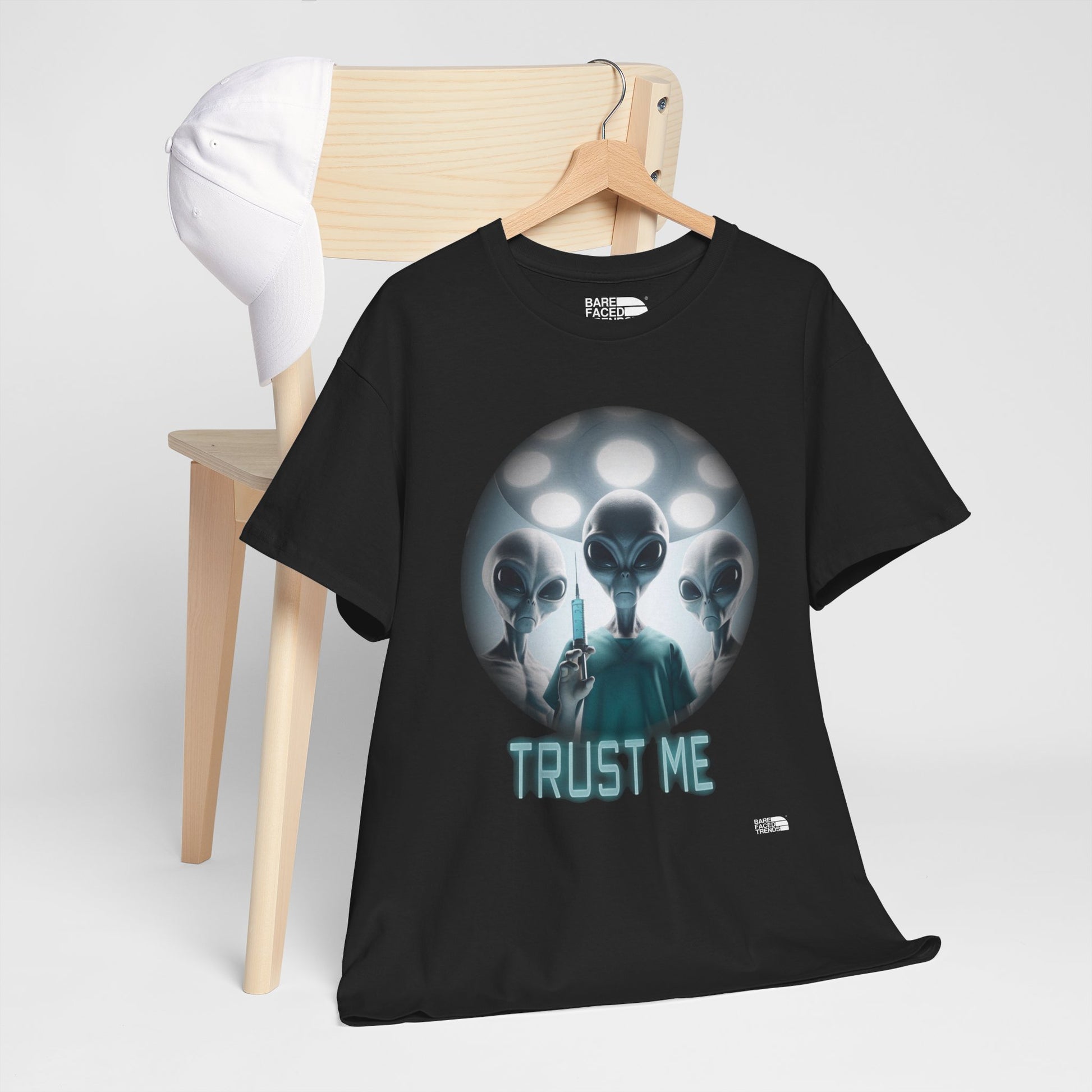 Alien T-Shirt "Trust Me!", Funny Graphic Tee, Unisex Cotton Shirt, Casual Wear, Sci-Fi Gift, UFO Lover Apparel
